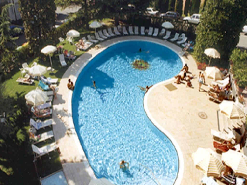 Hotel Continental غارْدا المظهر الخارجي الصورة